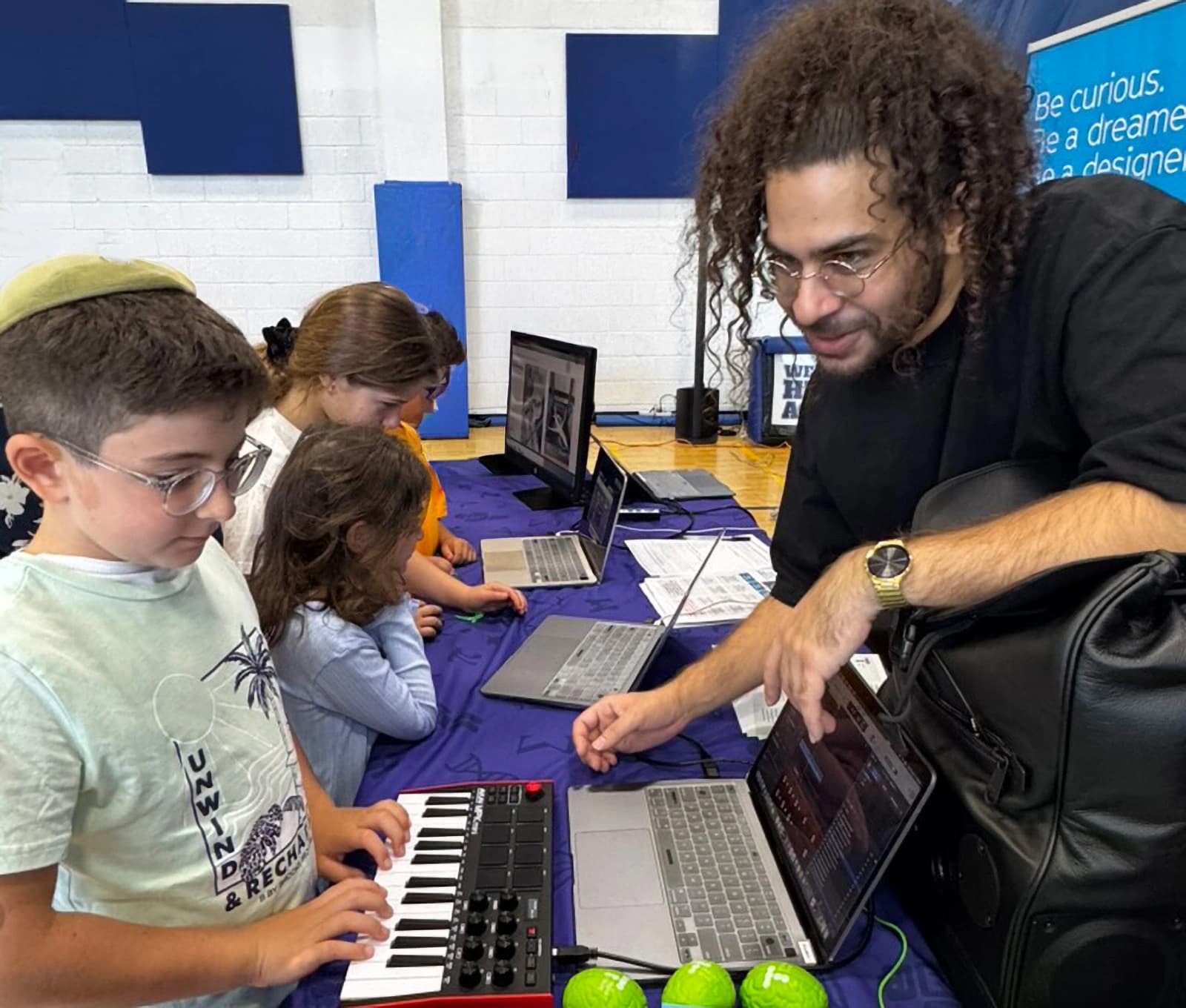 student in hive of thinkrs art class in Miami